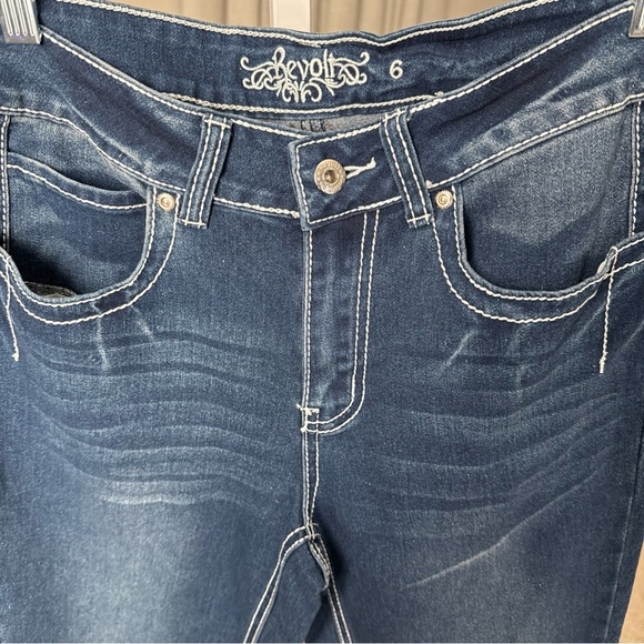Revolt Women's Distressed Embroidered Jeweled Pocket Jeans Size 6 - Picture 4 of 12